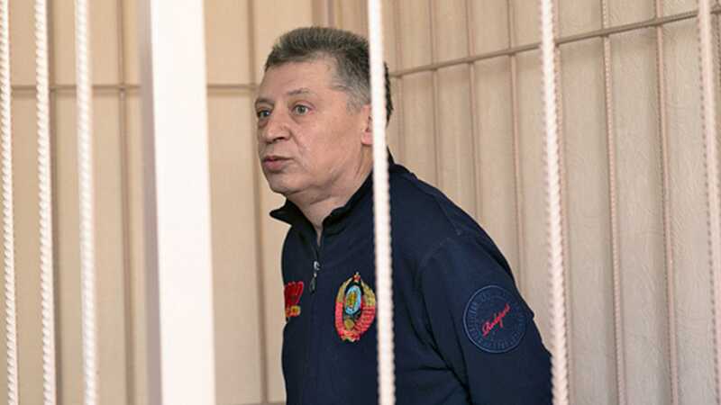 Двойное дно за закрытой дверью