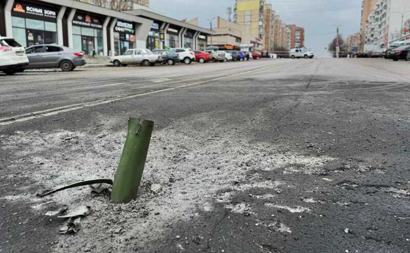 Три человека погибли и 14 пострадали при обстреле Белгорода