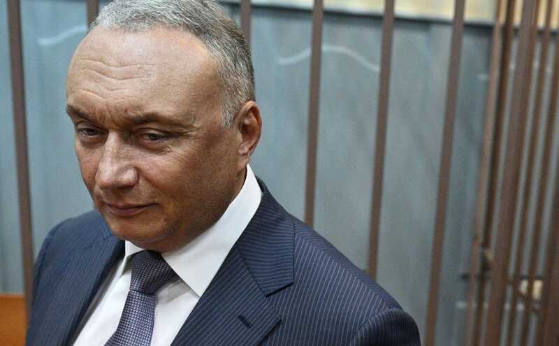 Дмитрий Савельев утащил за собой в тюрьму своих сообщников