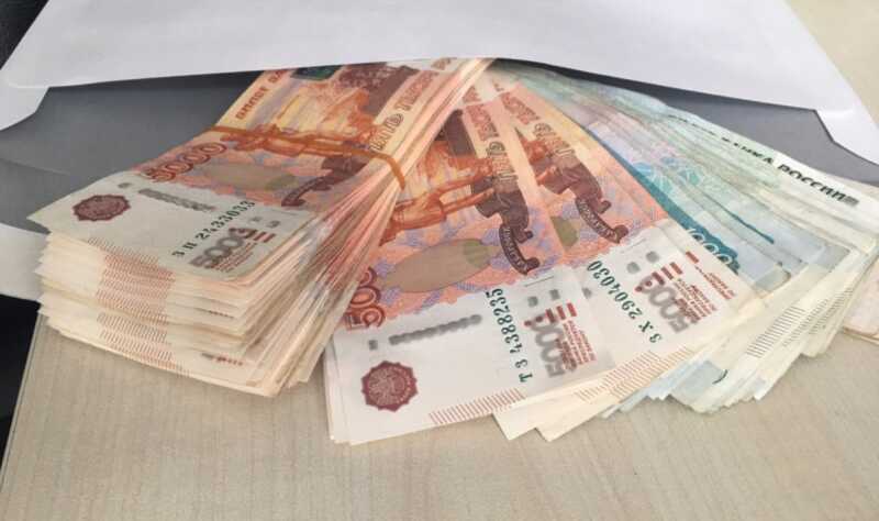 В Екатеринбурге сотрудник украл у банка 200 миллионов рублей