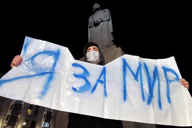 Россияне все активнее поддерживают мирные переговоры с Украиной