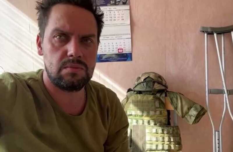 Пропагандист "Известий" Денис Кулага получил серьезные травмы