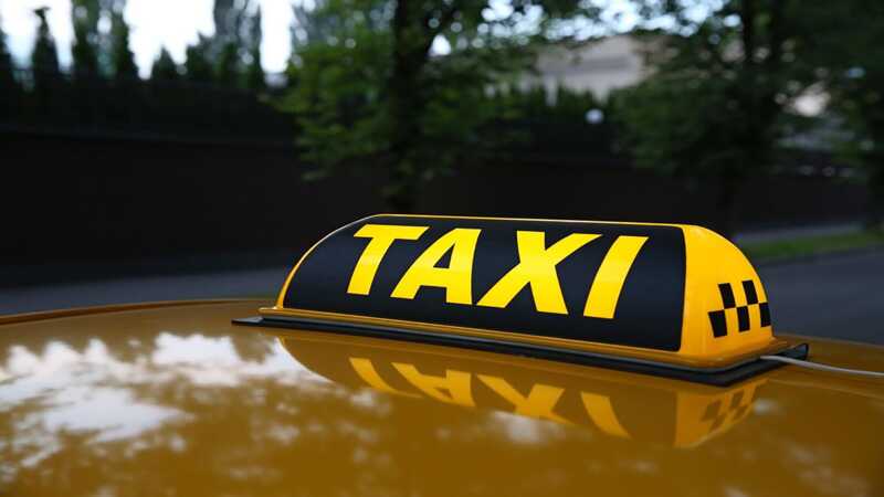В Приморье девушка записала на камеру домогательства неадекватного таксиста-мигранта