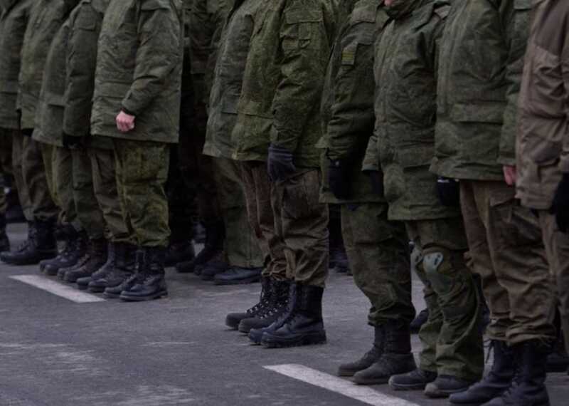 Как военнослужащие остаются в армии против своей воли