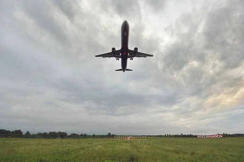  Uzbekistan Airways     -  