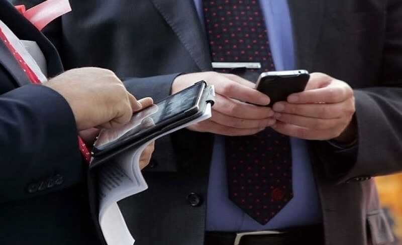 Только Teams и WebEx: почему государственные служащие США активно отказываются от смартфонов?