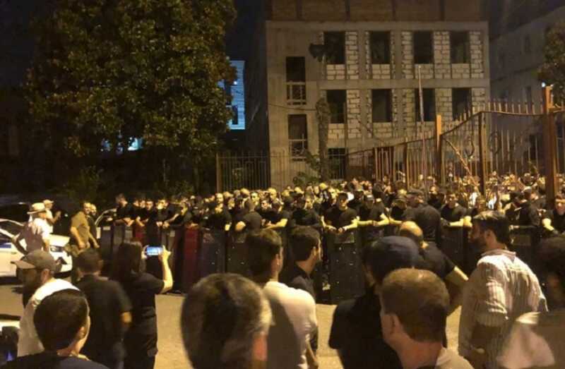 В Абхазии разгораются протесты: оппозиция требует освобождения задержанных