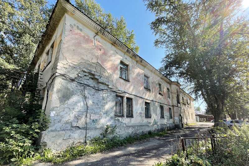 В НАО жителей обязали самостоятельно снести аварийный дом за свой счёт