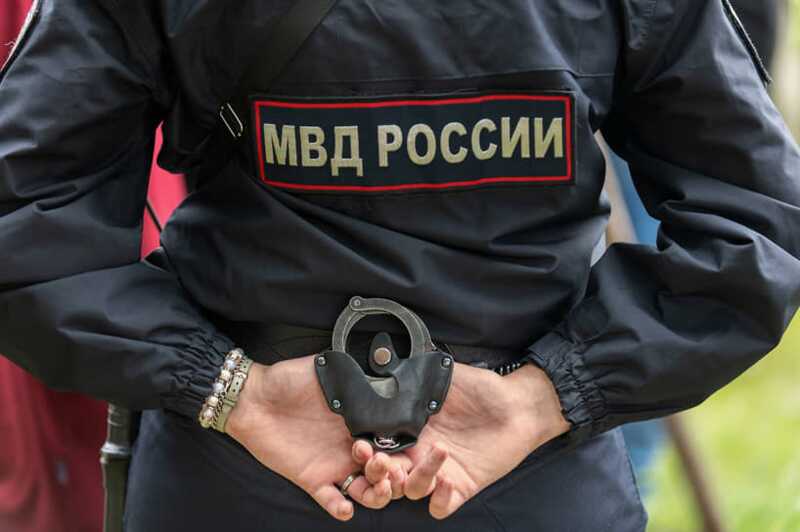 Петербургская полиция совершила рейд на строительных площадках, где проживают мигранты