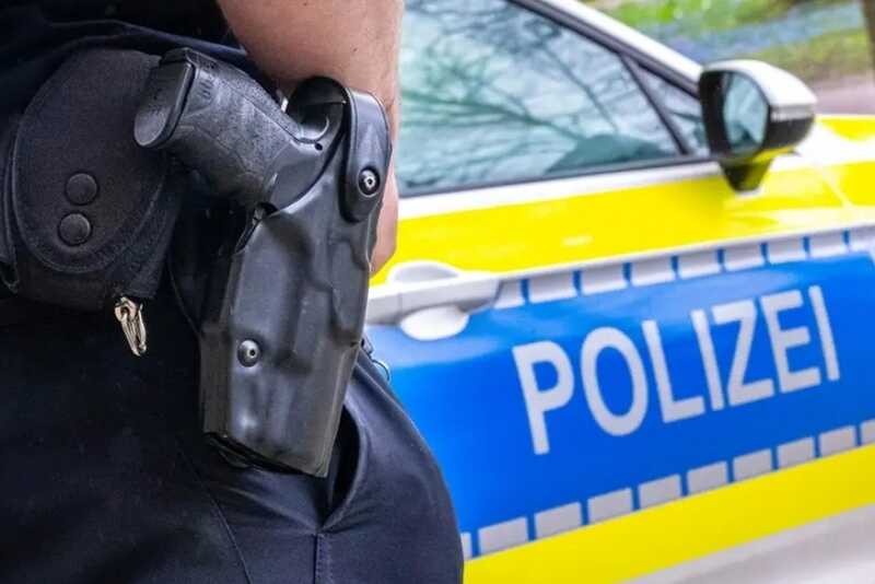В Германии угонщик экскаватора ранил полицейских и погиб при задержании