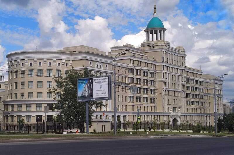 На территории Академии ФСБ в Москве обнаружено тело мужчины
