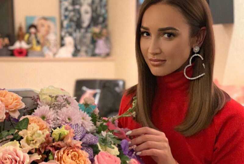Бузова продемонстрировала шикарный букет в День святого Валентина