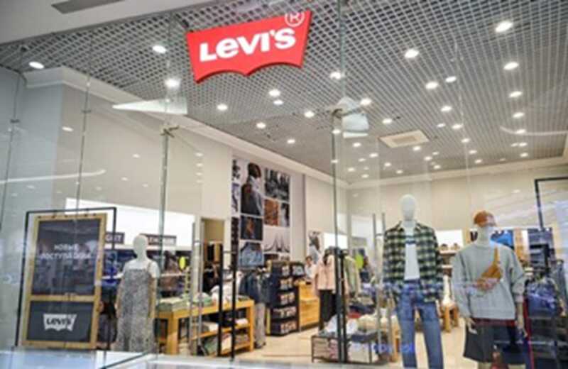 Из сериала «Дальнобойщики» убрали упоминание бренда Levi’s после его ухода из России