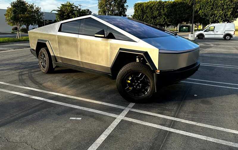 Tesla    Cybertruck -  