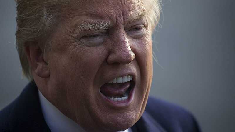 Президент США Дональд Трамп обострил конфликт с крупнейшими юридическими фирмами