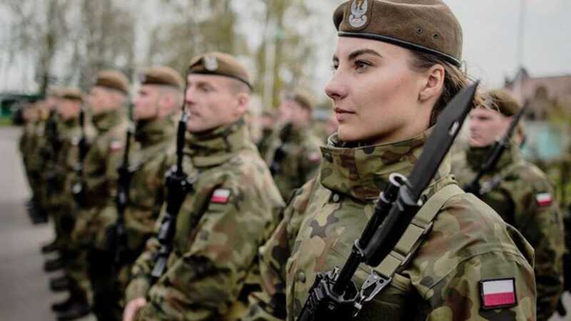 Более 50% поляков отказываются участвовать в программе военной подготовки