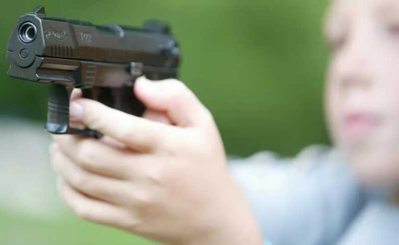 В Курске детям начальной школы преподают уроки с огнестрельным оружием