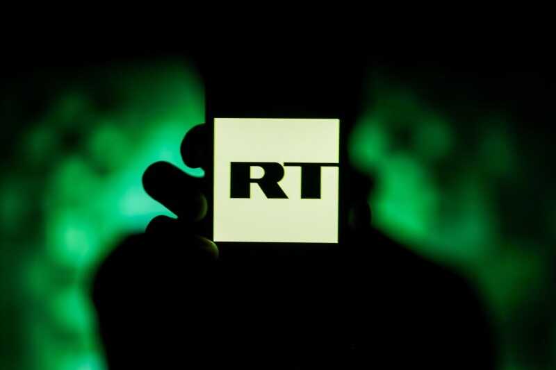 Запрещенный российский канал RT тайно платит видеоблогерам, которые продвигают кремлевскую пропаганду