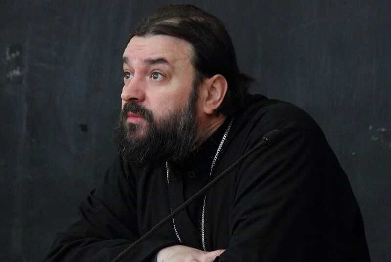 Протоирей РПЦ заявил, что кормление детей первыми разрушает семью