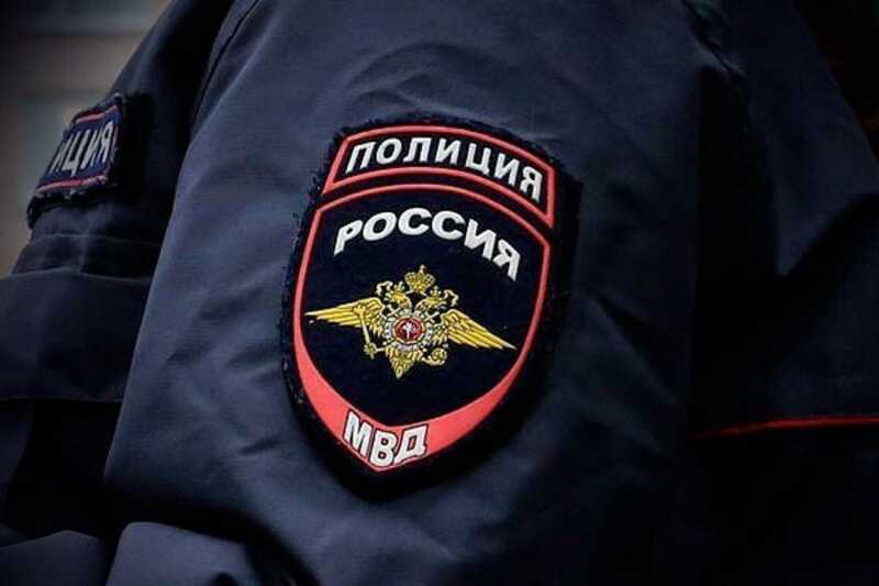 Дагестанский сотрудник полиции проехал несколько километров на капоте автомобиля нарушителя