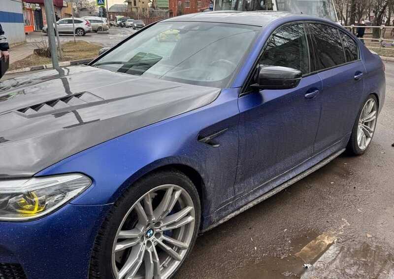     BMW    2,2  
