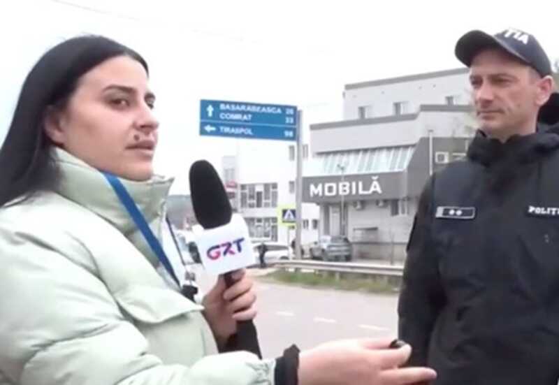 Журналистка GRT призвала полицейского использовать русский язык в Молдове