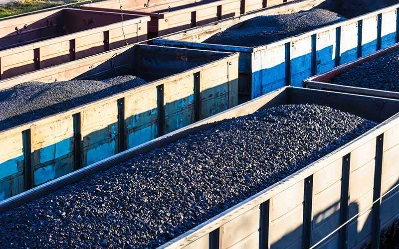 Падение спроса на уголь: отгрузка через порты России упала на 30%