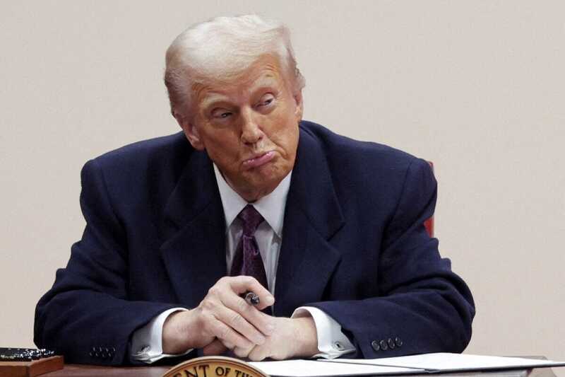 Трамп обсуждает новые стратегии для давления на Украину и Россию