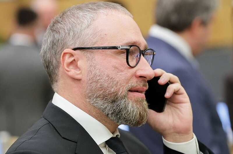 "Блогеров-десятитысячников" предложили обязать регистрироваться в Роскомнадзоре
