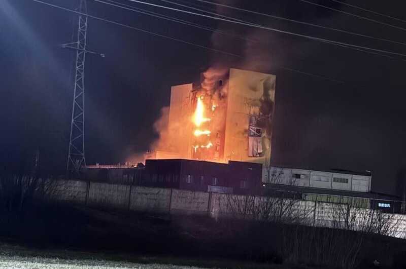 В Мордовии начался пожар после атаки БПЛА на регион