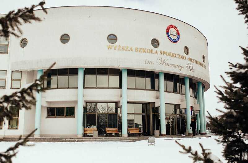 Польша ограничит количество иностранных студентов в университетах до 50%