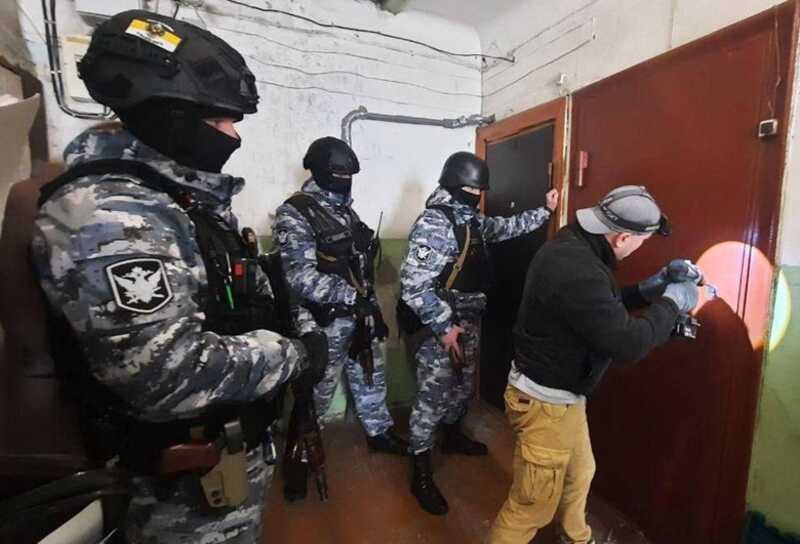 Семью в Иркутске выселили из дома силами ОМОНа ради возведения нового жилого комплекса