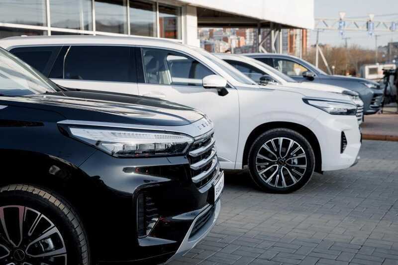 Китайский автосегмент в России трещит по швам: салоны закрываются рекордными темпами