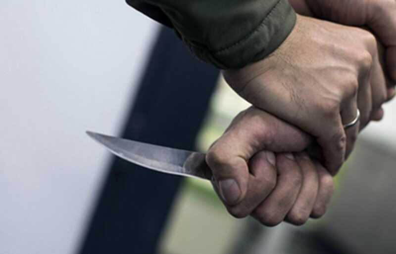 В Екатеринбурге мужчина с ножом совершил нападение на людей без определенного места жительства