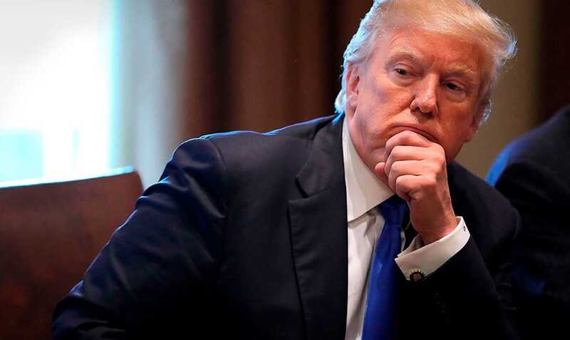 Трамп поздравил американцев с Пасхой, но не забыл оскорбить Байдена