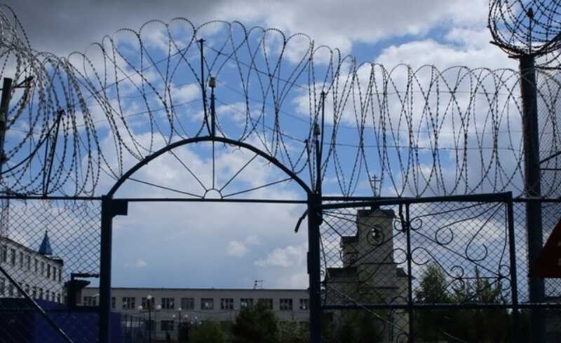 Жена лидера ОПГ «Хади Такташ» требует перевести осужденного в колонию поближе к дому
