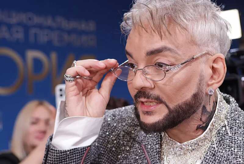 Филипп Киркоров вернулся на сцену Петербурга и едва не сгорел