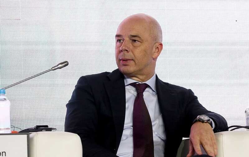 Антон Силуанов призвал россиян быть скромнее из-за падения цен на нефть