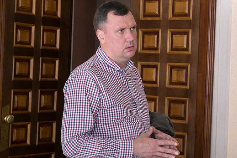 Депутат «Единой России» демонтировал детскую площадку своего оппонента после выборов