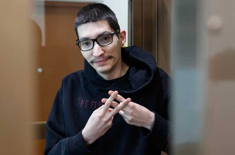 Художник Павел Крисевич получил 10 суток ареста за неповиновение полиции