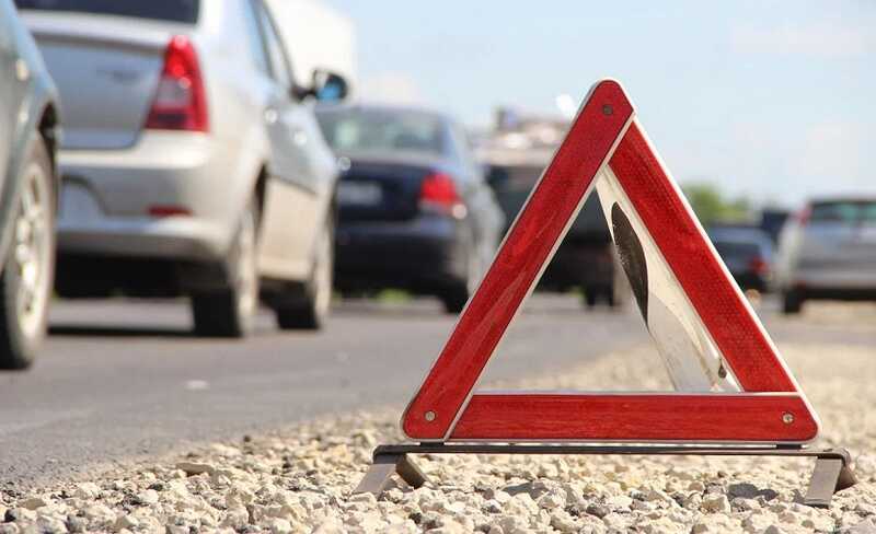 В Санкт-Петербурге пьяная женщина наехала на толпу и попыталась скрыться: пострадал гражданин Сирии