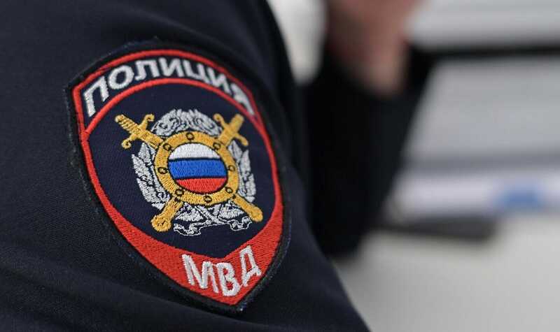 В Москве полиция ходит по квартирам в поисках оружия и собак