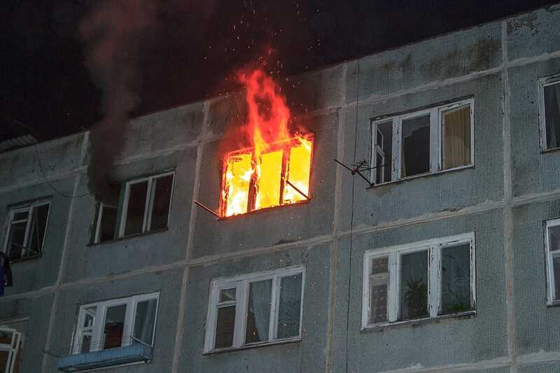 В квартире во Всеволожске произошел пожар после нападения «Русской общины»