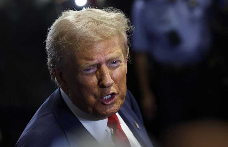 Президент США отверг обвинения в продвижении криптовалюты TRUMP
