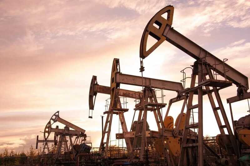 Цены на российскую нефть упали ниже 4000 рублей за баррель