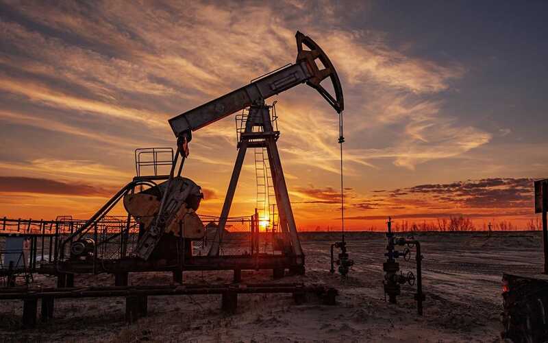 Снижение цен на нефть заставило сланцевых производителей США урезать капитальные вложения