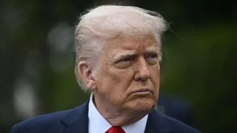 Трамп уменьшает давление на Россию в ожидании встречи с Путиным