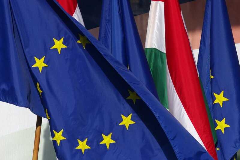 Евросоюз не спешит лишать Венгрию права голоса, несмотря на критику