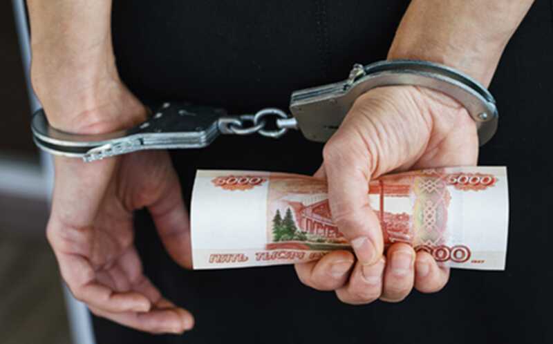 В Ялте задержали заместителя руководителя отдела администрации по подозрению в получении взятки