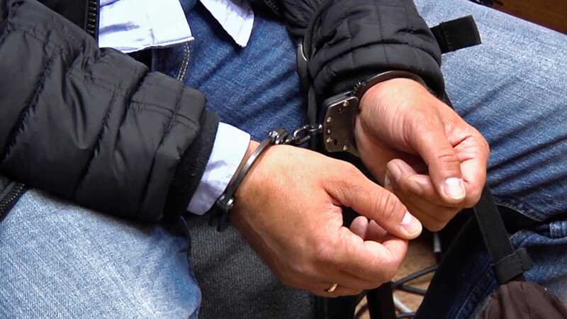 В Новокузнецке неизвестные поручили мужчине напасть на пенсионера